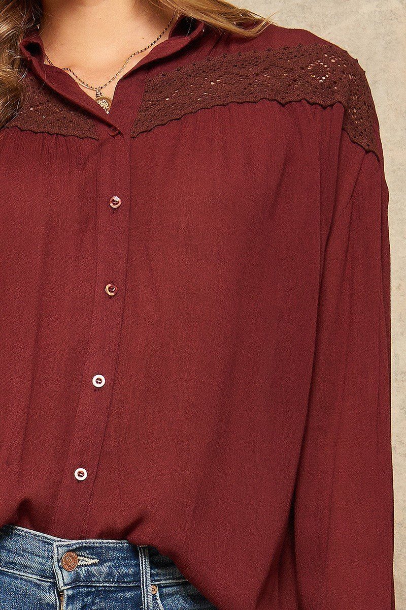 A Crinkled Woven Shirt Featuring Basic Collar Smile Sparker