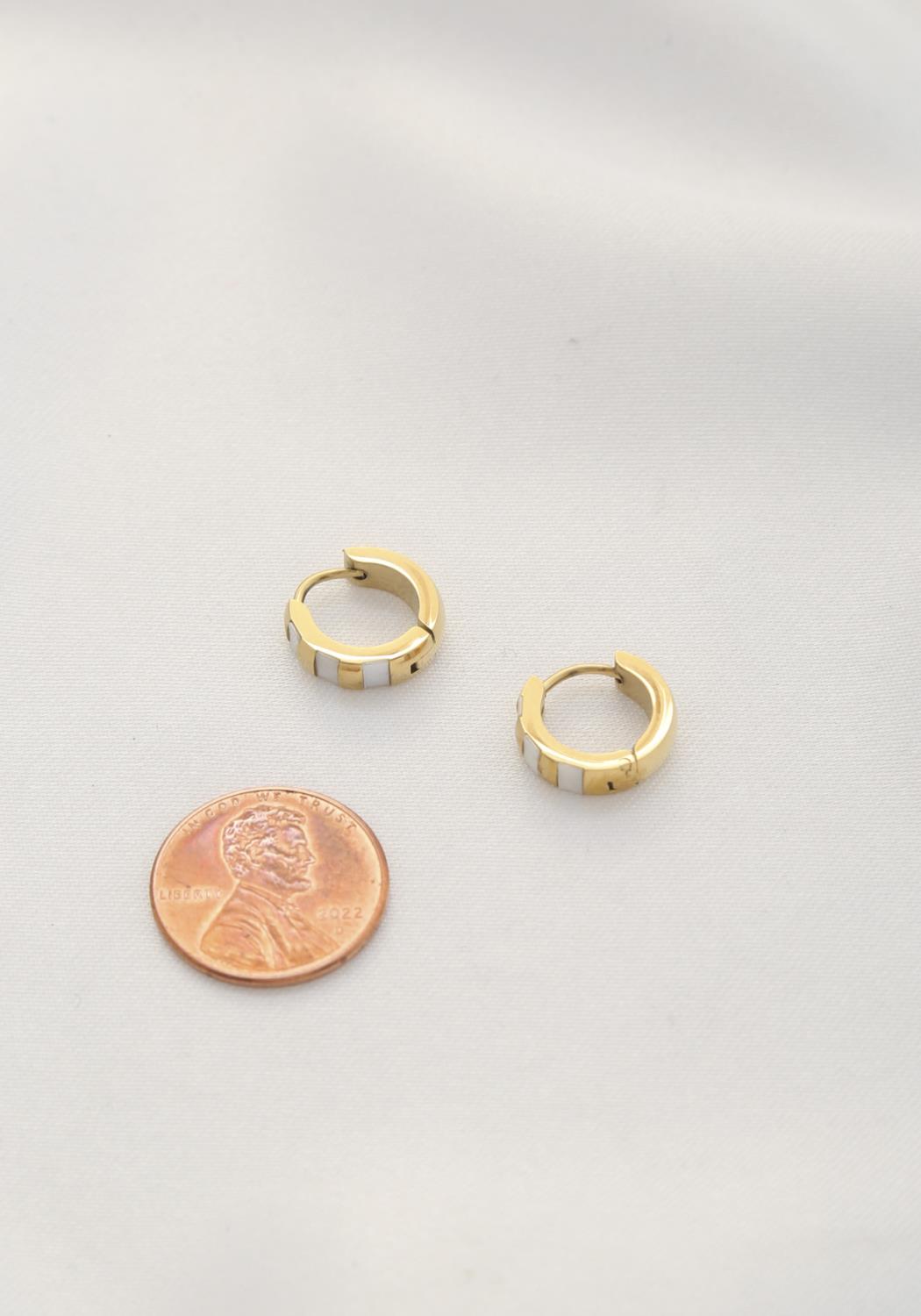 Stripe Metal Huggie Earring Smile Sparker