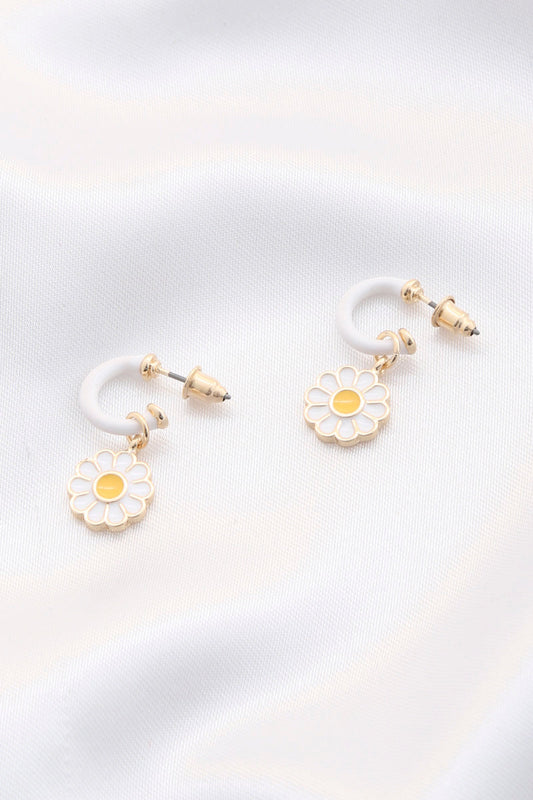 Daisy Charm Open Circle Earring Smile Sparker